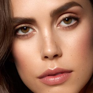 Do professional high end photo retouching