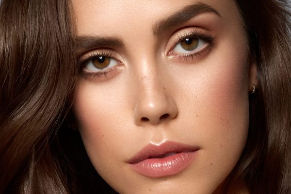Do professional high end photo retouching